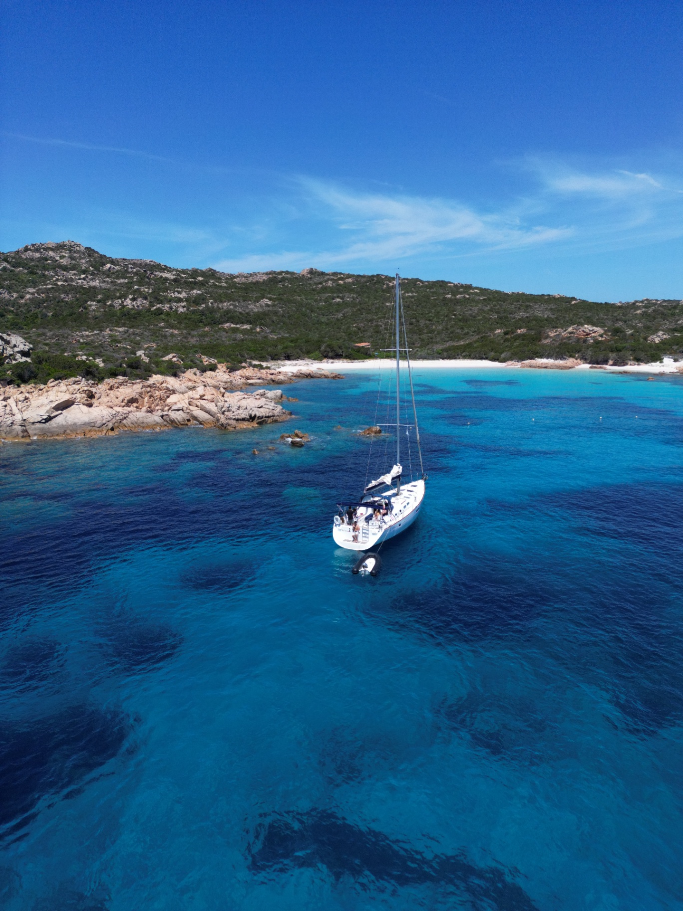 Ichnusa II all'ancora davanti alla Spiaggia Rosa di Budelli, Arcipelago di La Maddalena